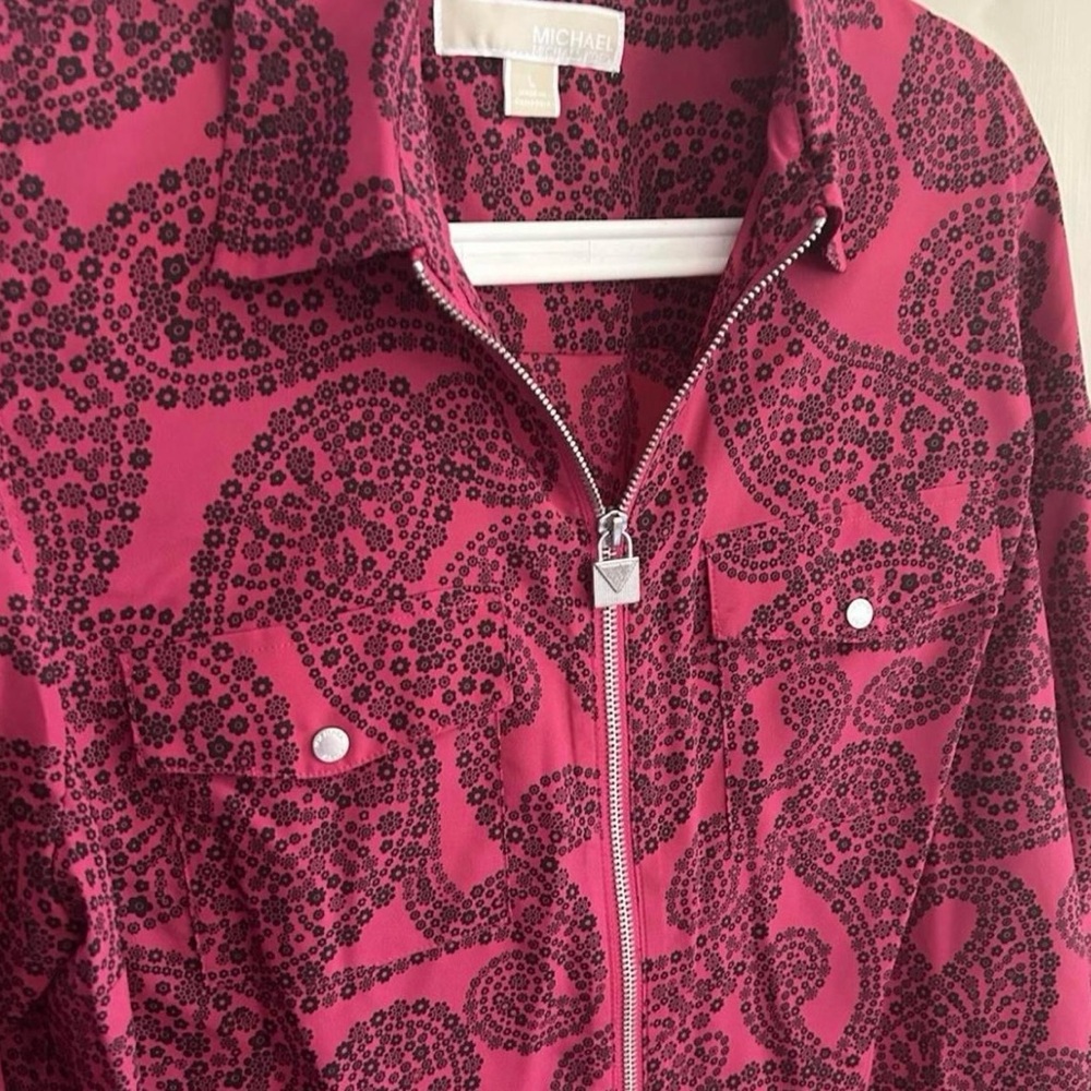 MICHAEL Michael Kors Pink and Black Bomber Jacket with Elegant Design
